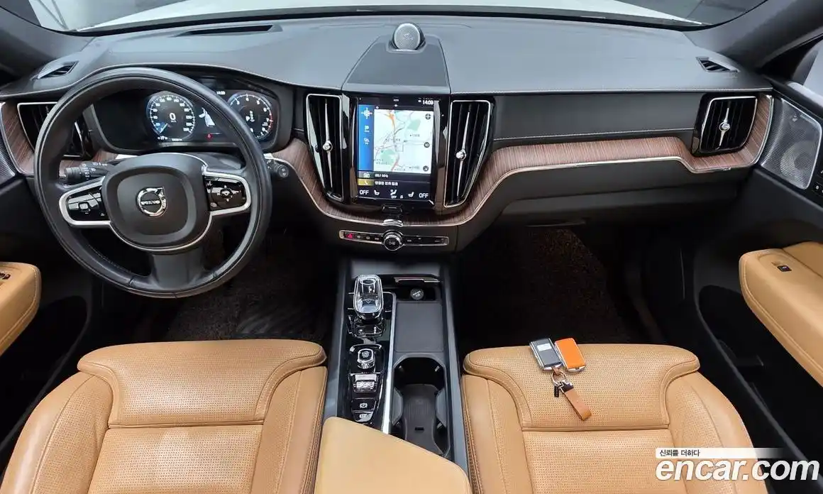 Volvo XC60 2021 2.0 автомат (гидро), фото 9