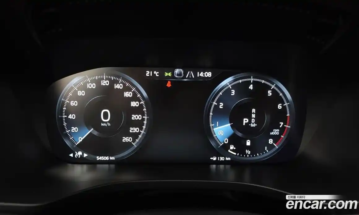 Volvo XC60 2021 2.0 автомат (гидро), фото 10