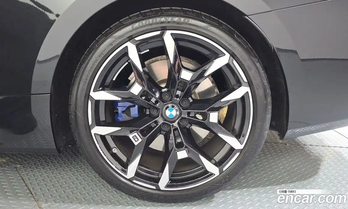 BMW 4-Series 2025 2.0 гидро, фото 6