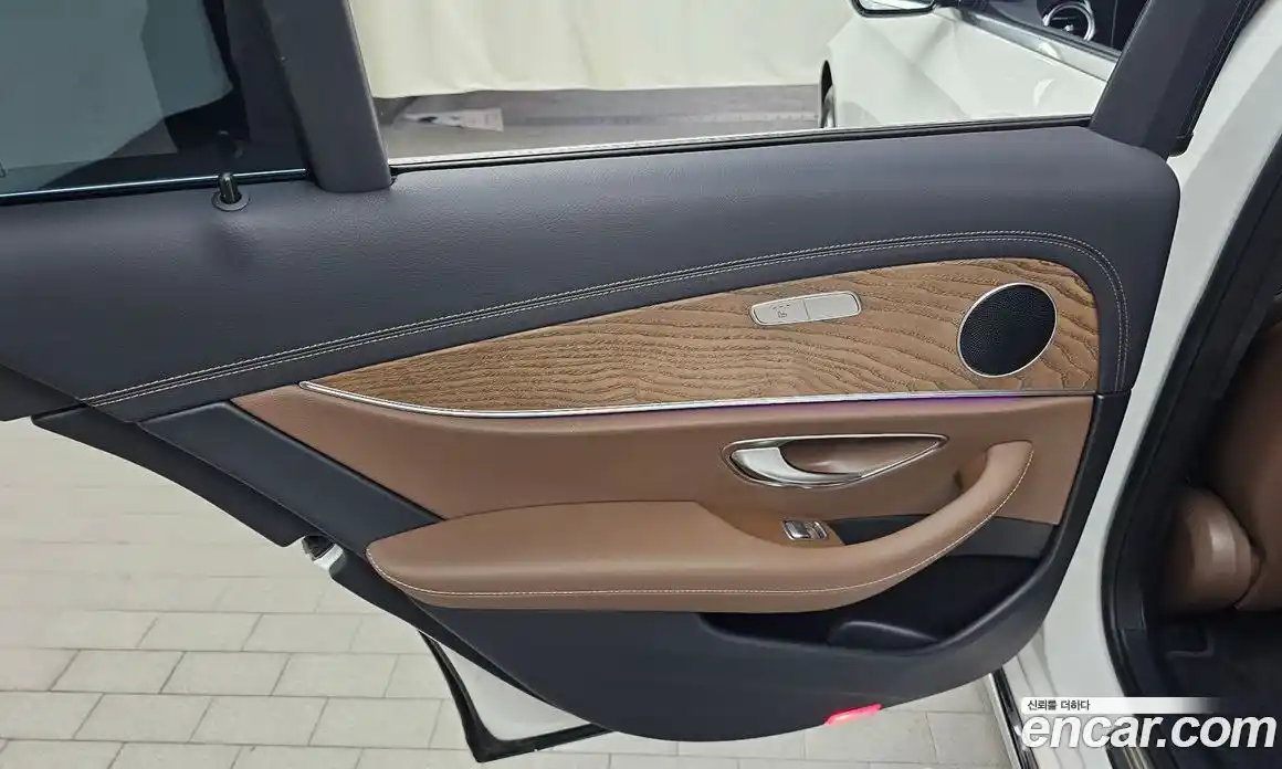 Mercedes-Benz E-Class 2021 2.0 гидро, фото 15