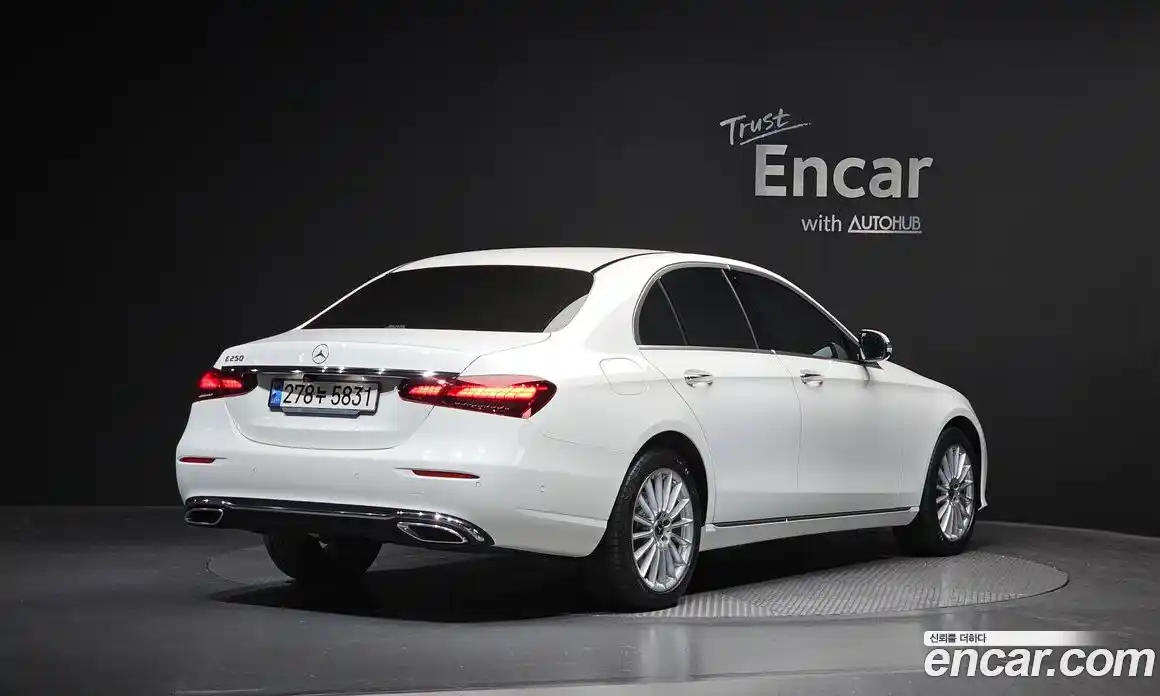 Mercedes-Benz E-Class 2021 2.0 гидро, фото 2