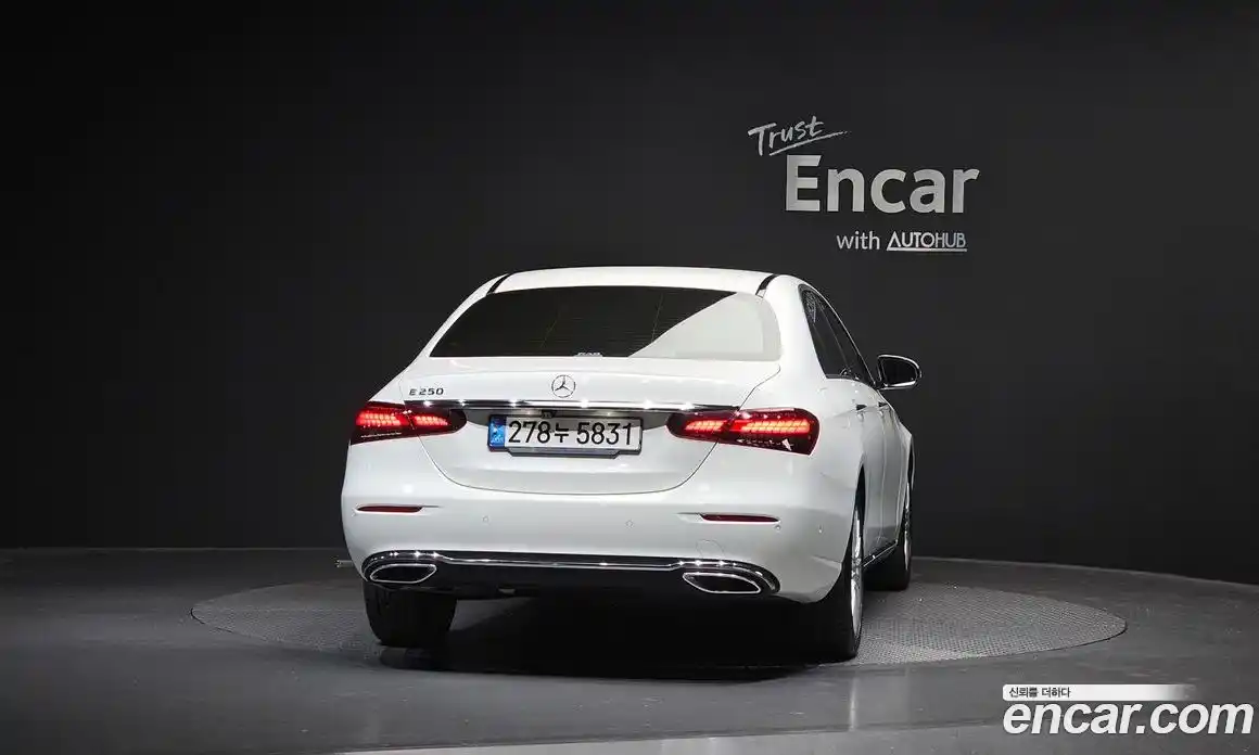 Mercedes-Benz E-Class 2021 2.0 гидро, фото 4