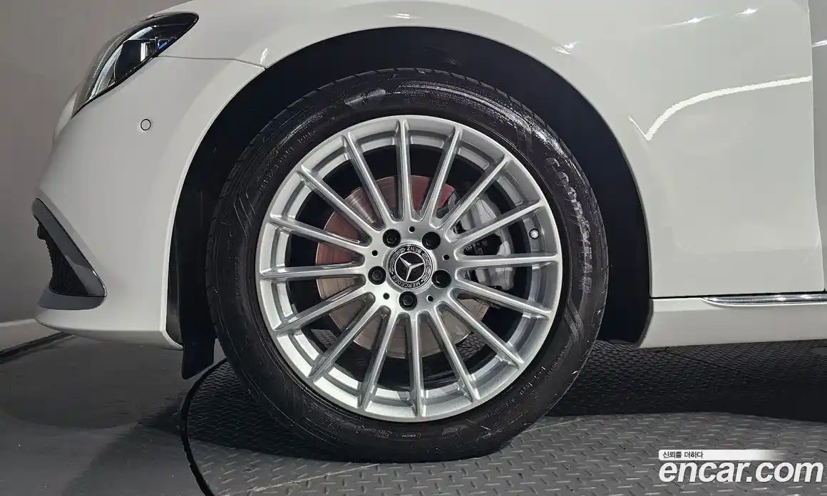 Mercedes-Benz E-Class 2021 2.0 гидро, фото 5