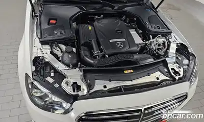 Mercedes-Benz E-Class 2021 2.0 гидро, миниатюра 6