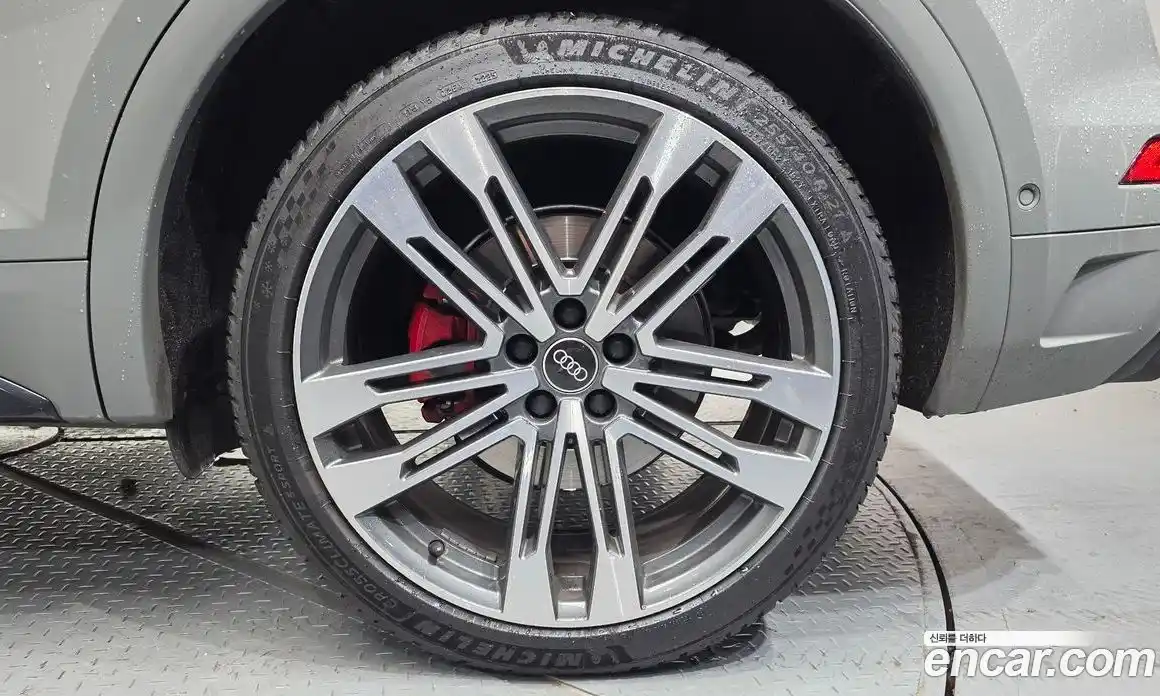 Audi SQ5 2021 3.0 автомат (гидро), фото 7