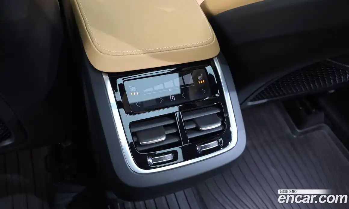 Volvo XC90 2024 2.0 автомат (гидро), фото 25