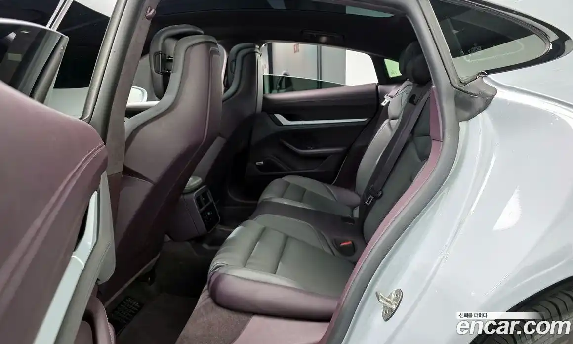 Porsche Taycan 2021 0.1 автомат (гидро), фото 18