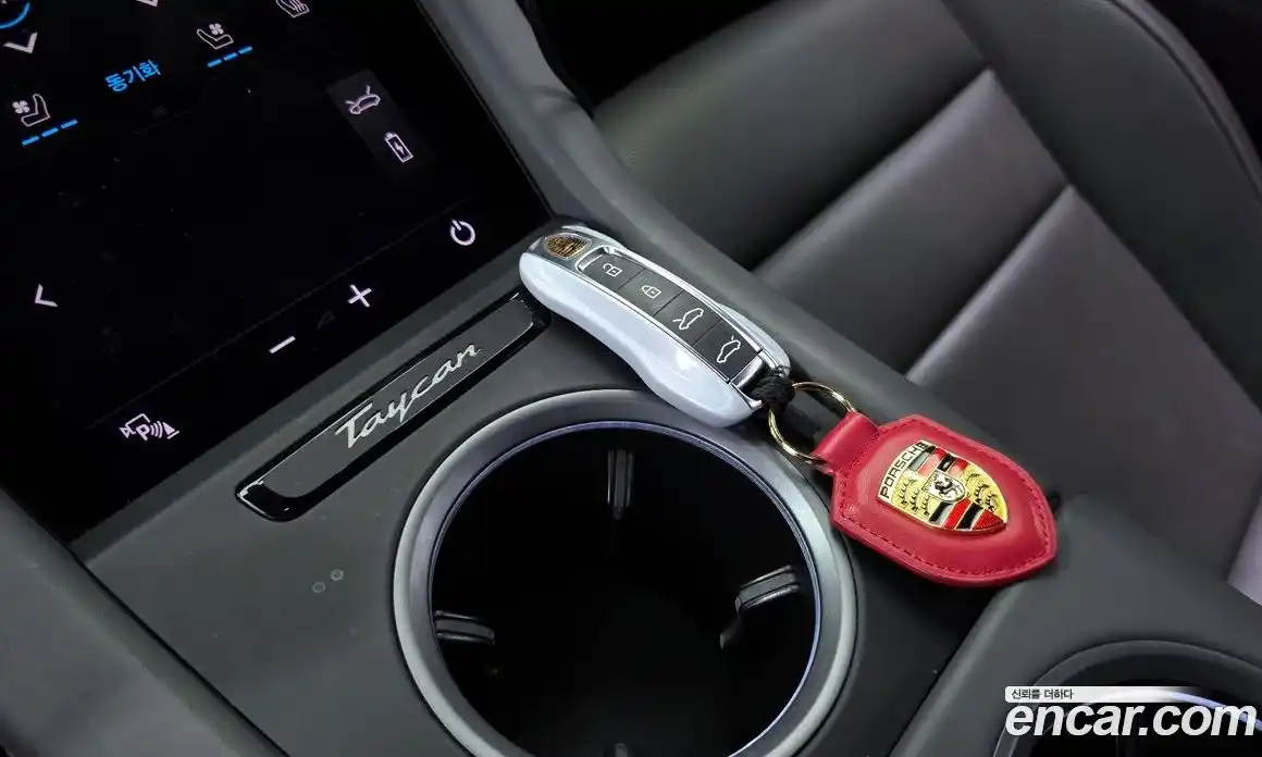 Porsche Taycan 2021 0.1 автомат (гидро), фото 32
