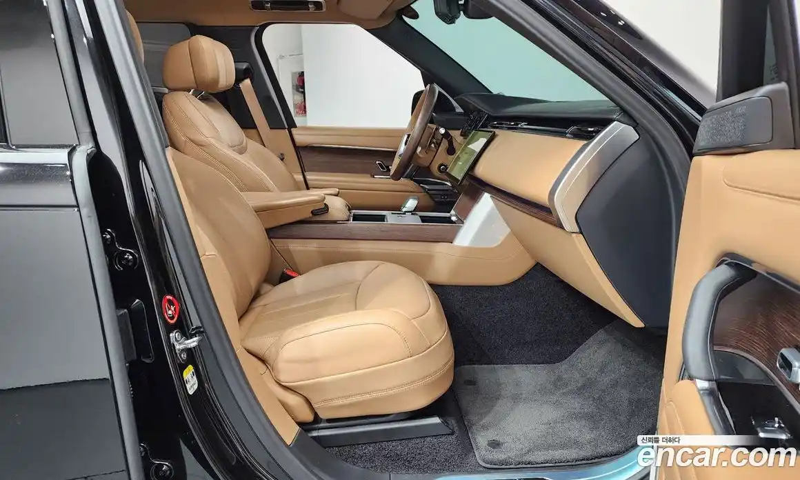 Land Rover Range Rover 2024 4.4 автомат (гидро), фото 16