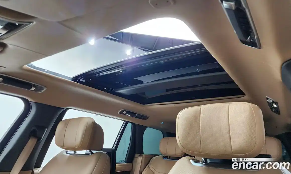 Land Rover Range Rover 2024 4.4 автомат (гидро), фото 25