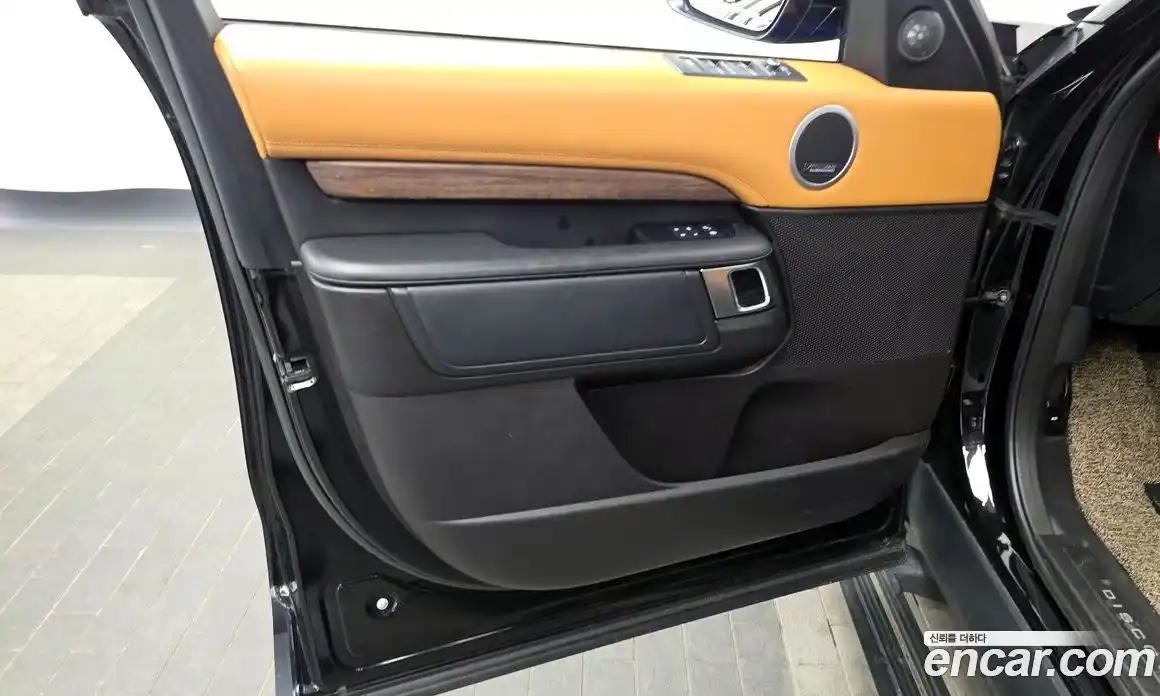 Land Rover Discovery 2019 3.0 автомат (гидро), фото 14