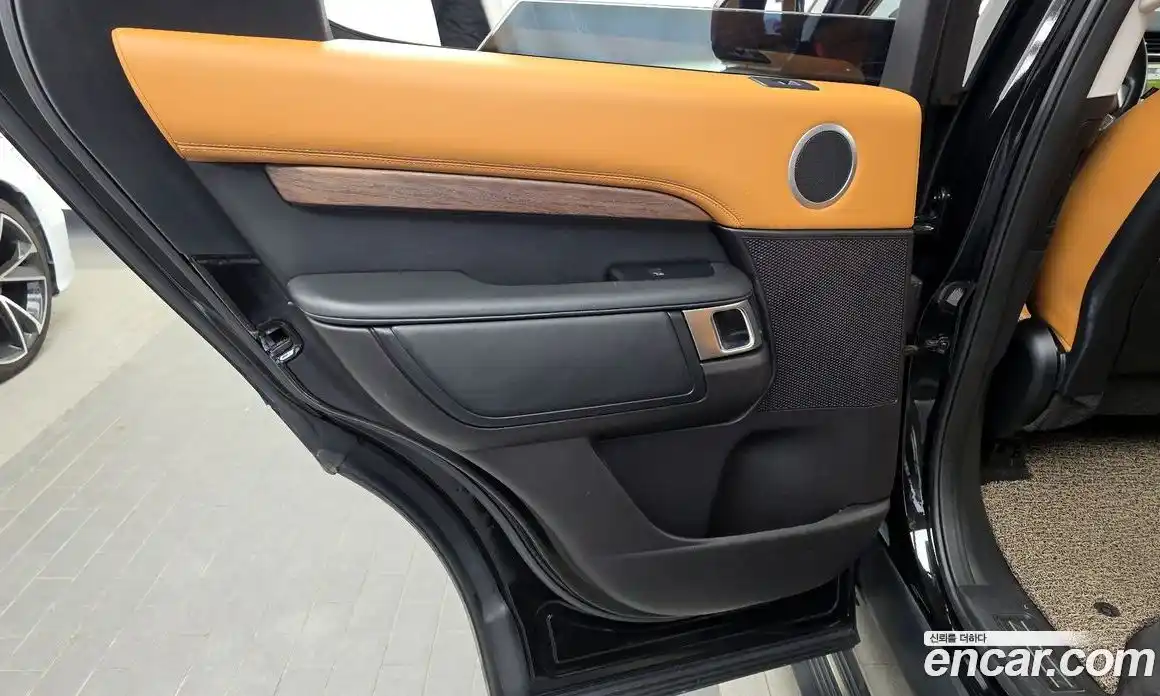Land Rover Discovery 2019 3.0 автомат (гидро), фото 15