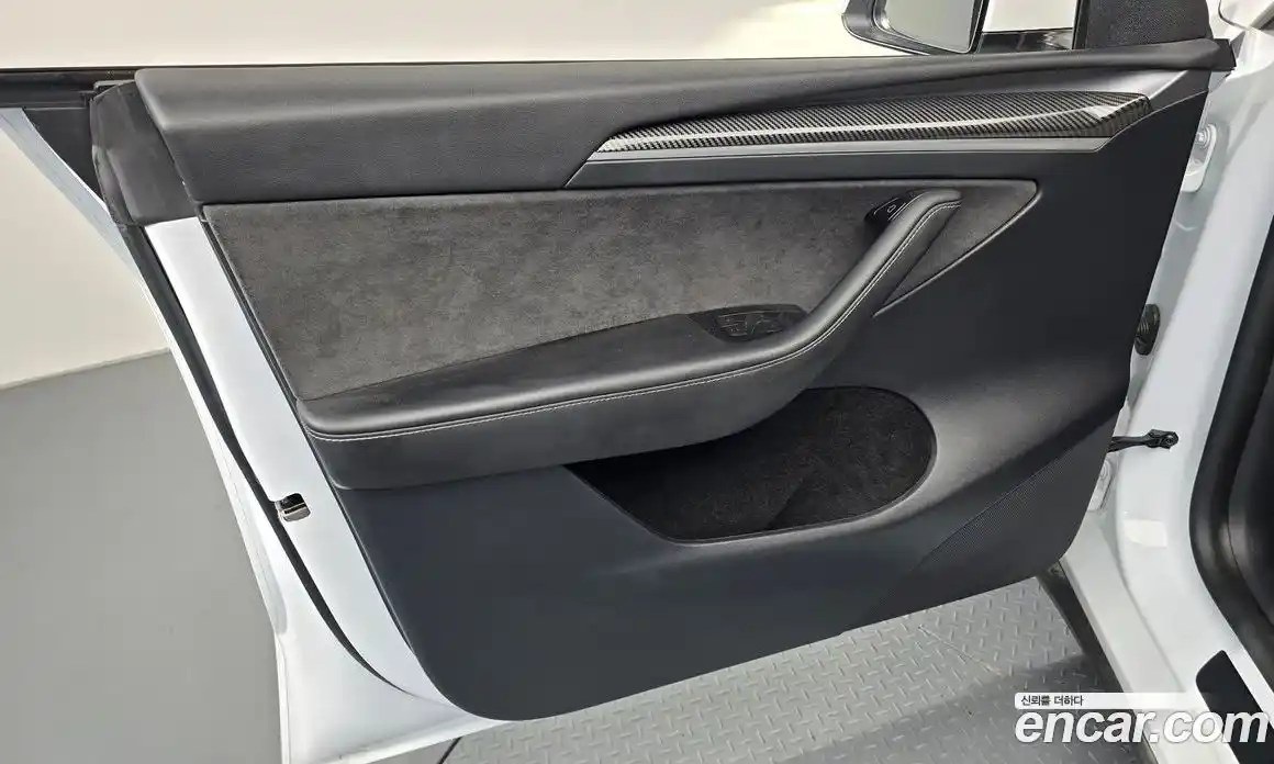 Tesla Model Y 2024 0.2 гидро, фото 13