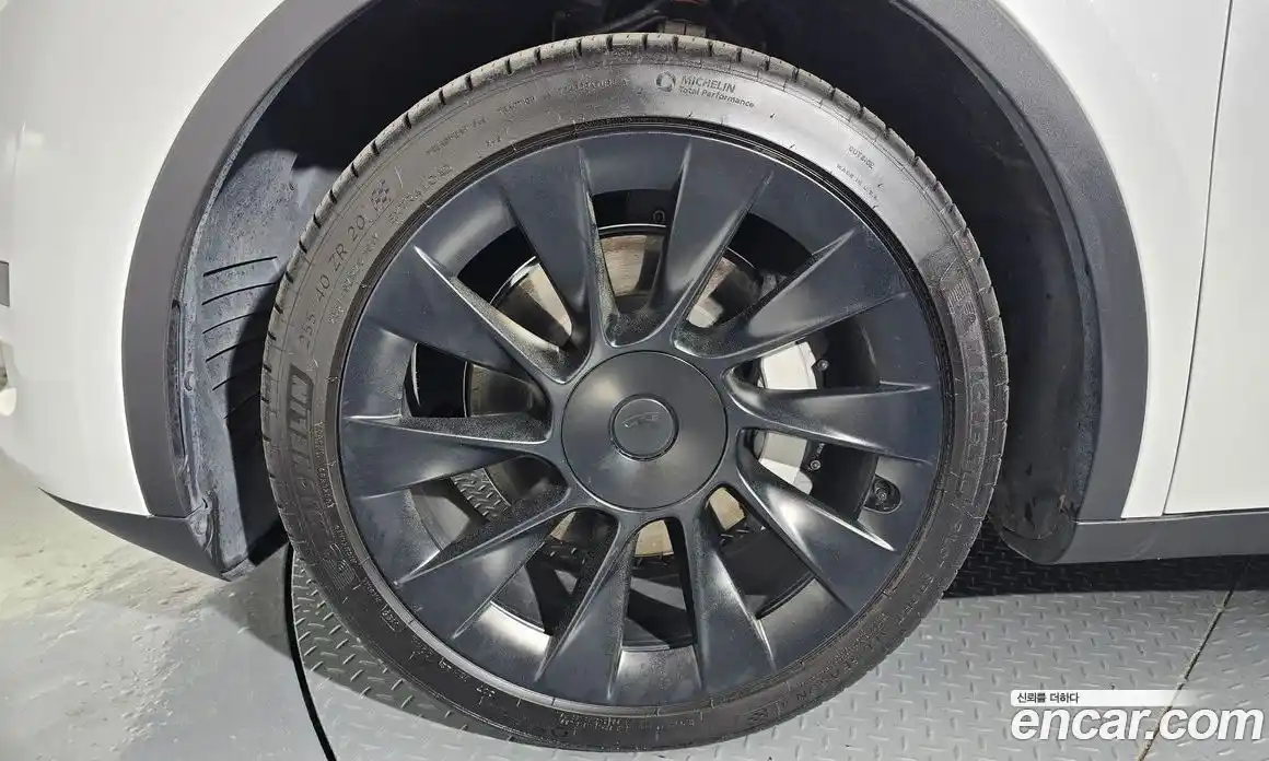 Tesla Model Y 2024 0.2 гидро, фото 4