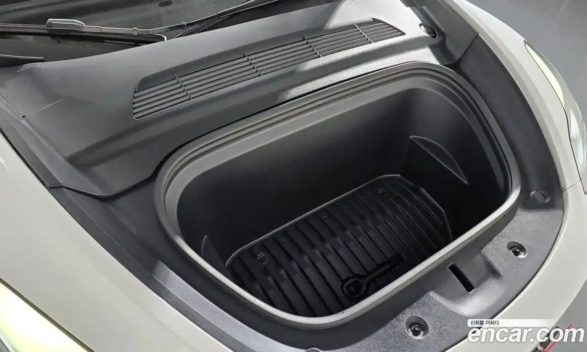 Tesla Model Y 2024 0.2 гидро, фото 5