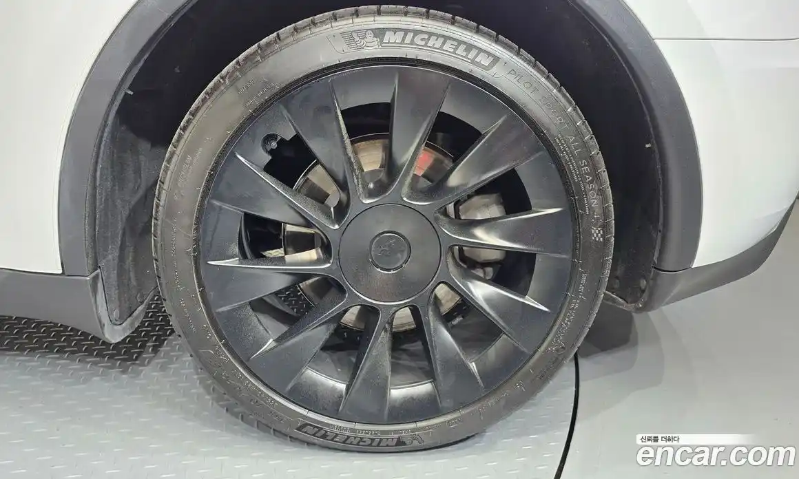 Tesla Model Y 2024 0.2 гидро, фото 6