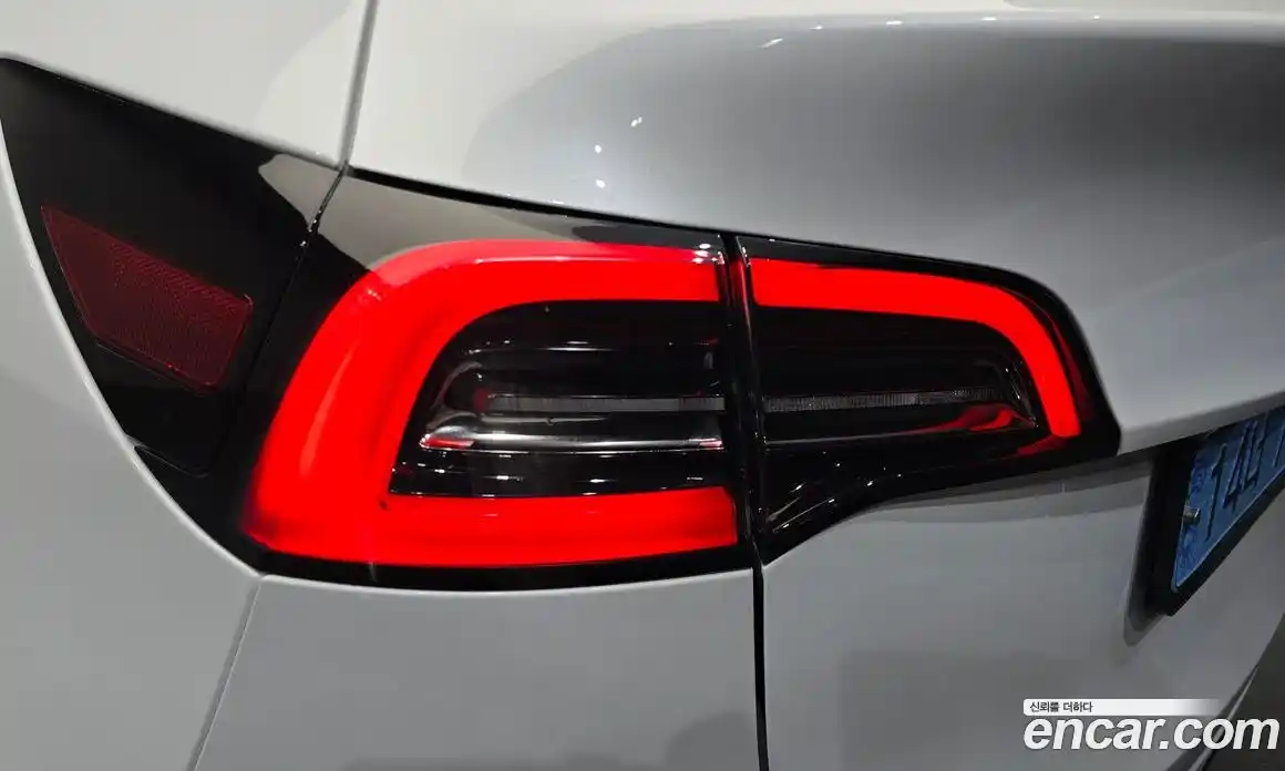 Tesla Model Y 2024 0.2 гидро, фото 8