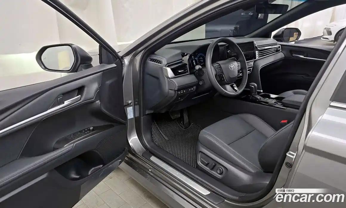 Toyota Camry 2025 2.5 гидро, фото 13