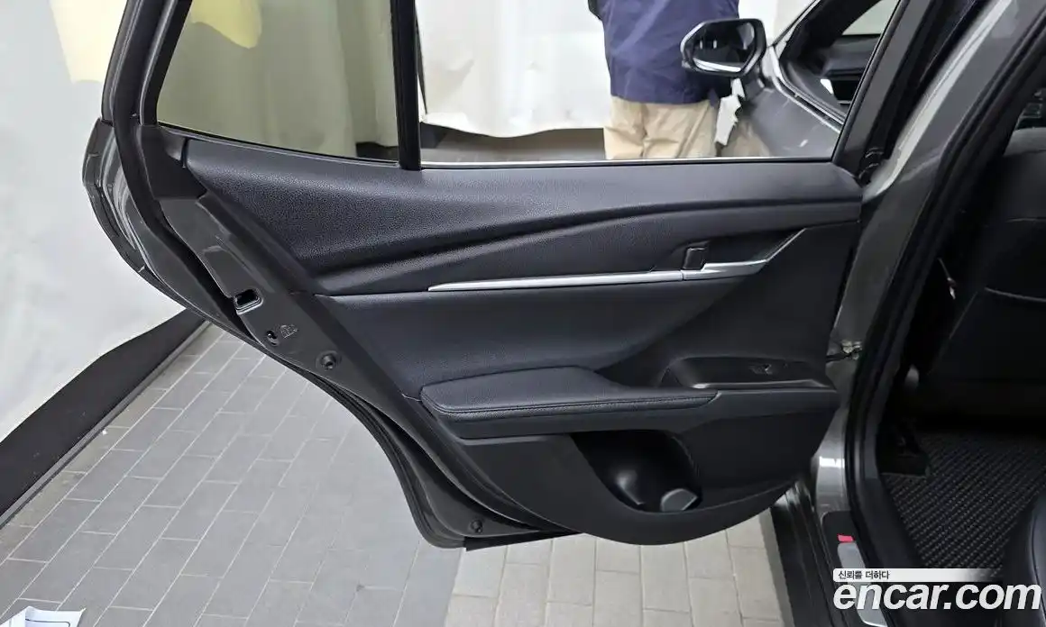 Toyota Camry 2025 2.5 гидро, фото 15