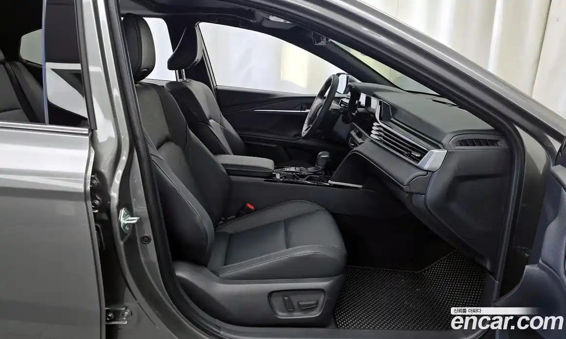 Toyota Camry 2025 2.5 гидро, фото 17