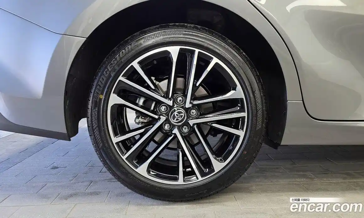 Toyota Camry 2025 2.5 гидро, фото 5
