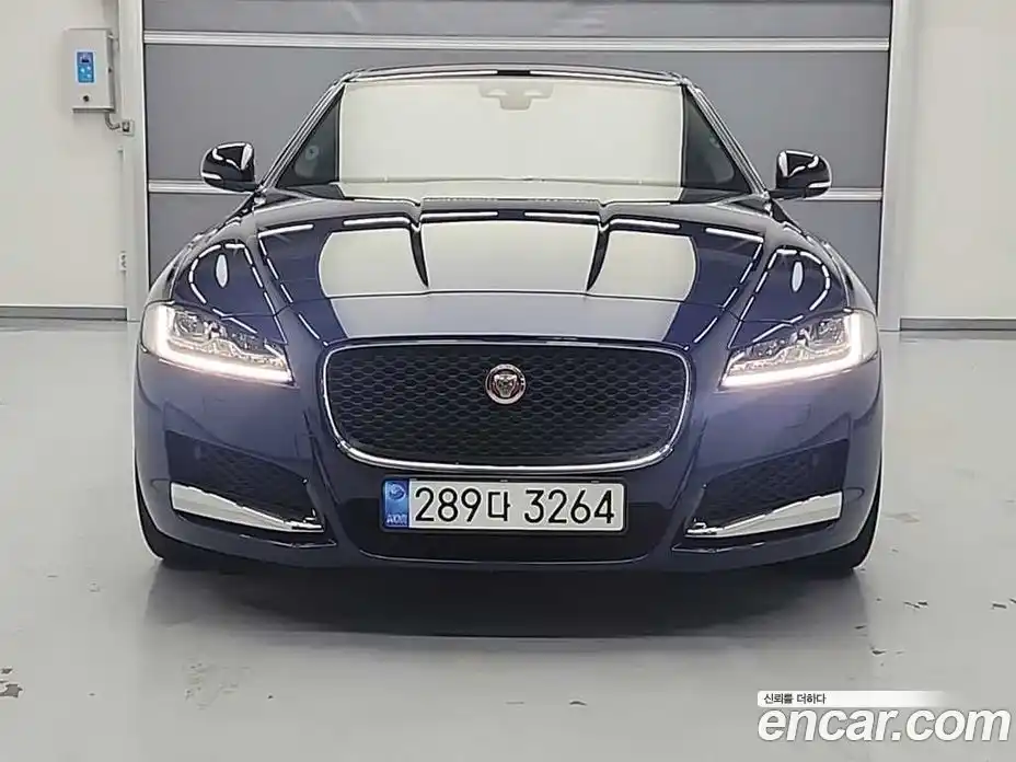 Jaguar XF 2017 2.0 гидро, фото 3