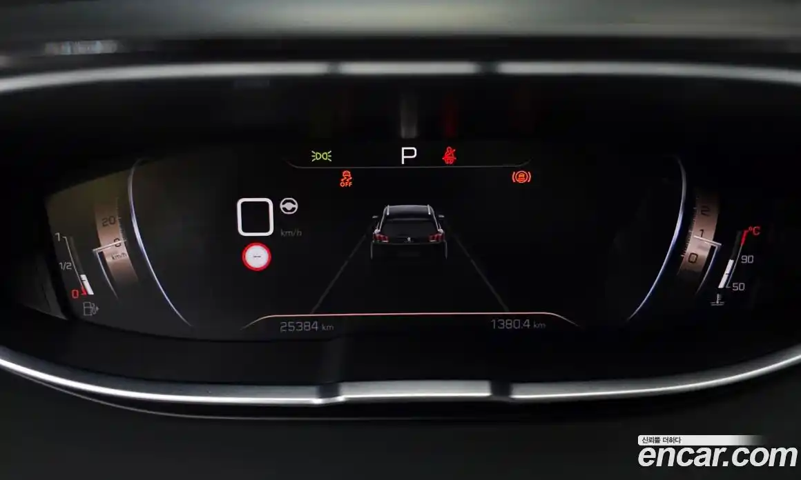 Peugeot 5008 2024 1.2 автомат (гидро), фото 11