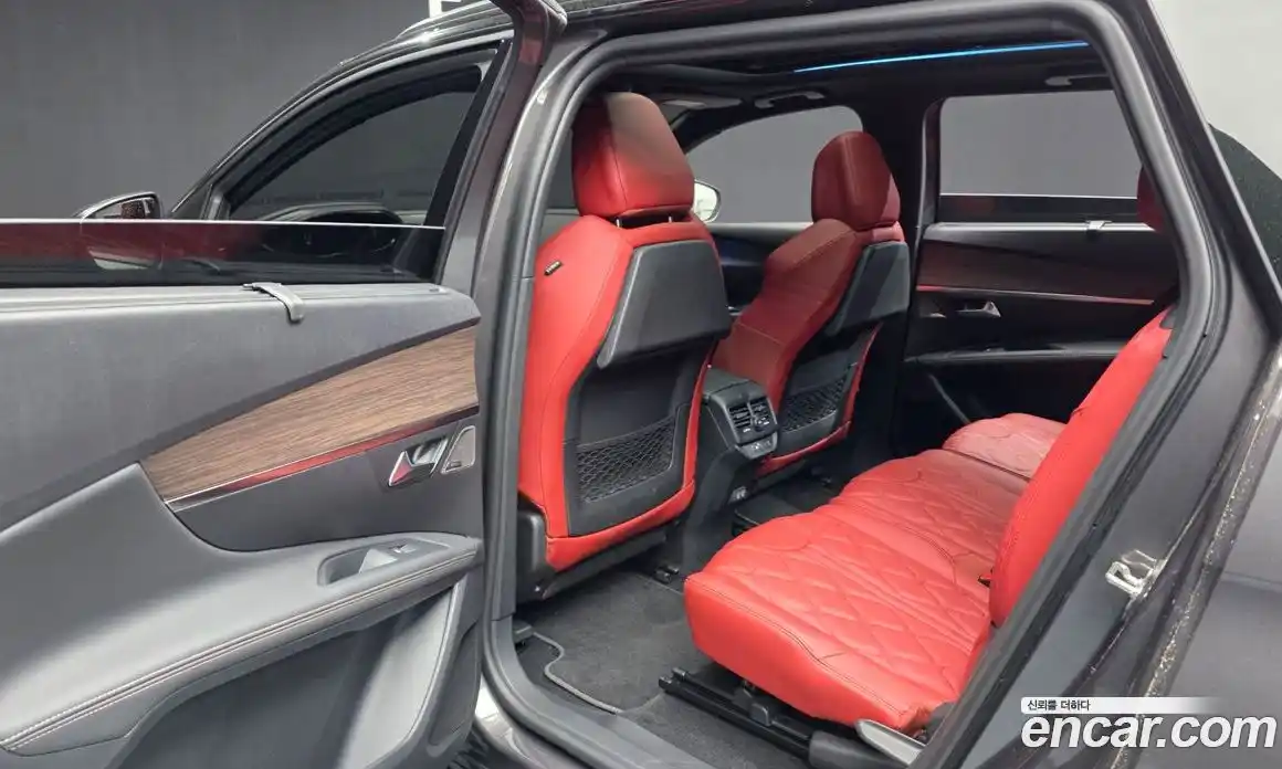 Peugeot 5008 2024 1.2 автомат (гидро), фото 16
