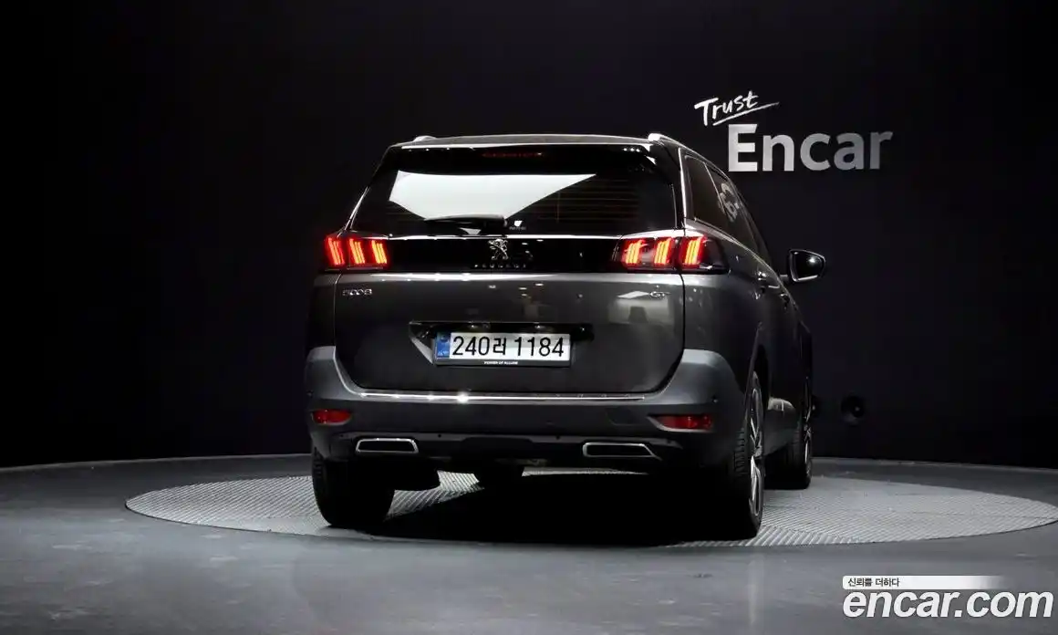 Peugeot 5008 2024 1.2 автомат (гидро), фото 4