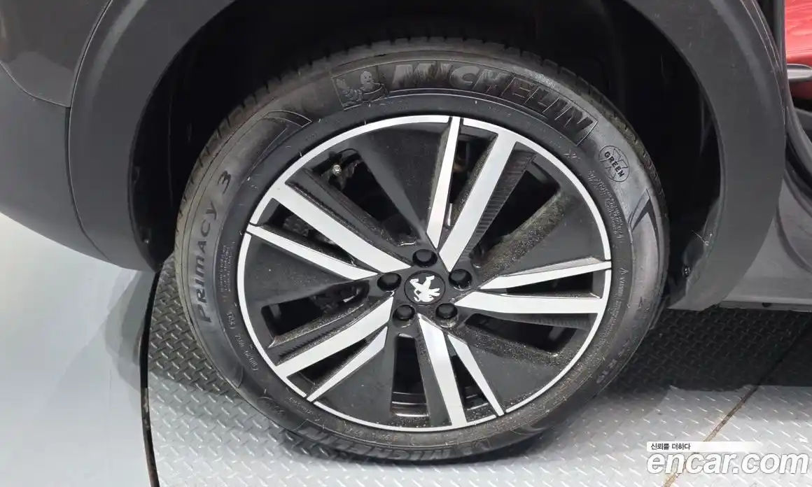 Peugeot 5008 2024 1.2 автомат (гидро), фото 5