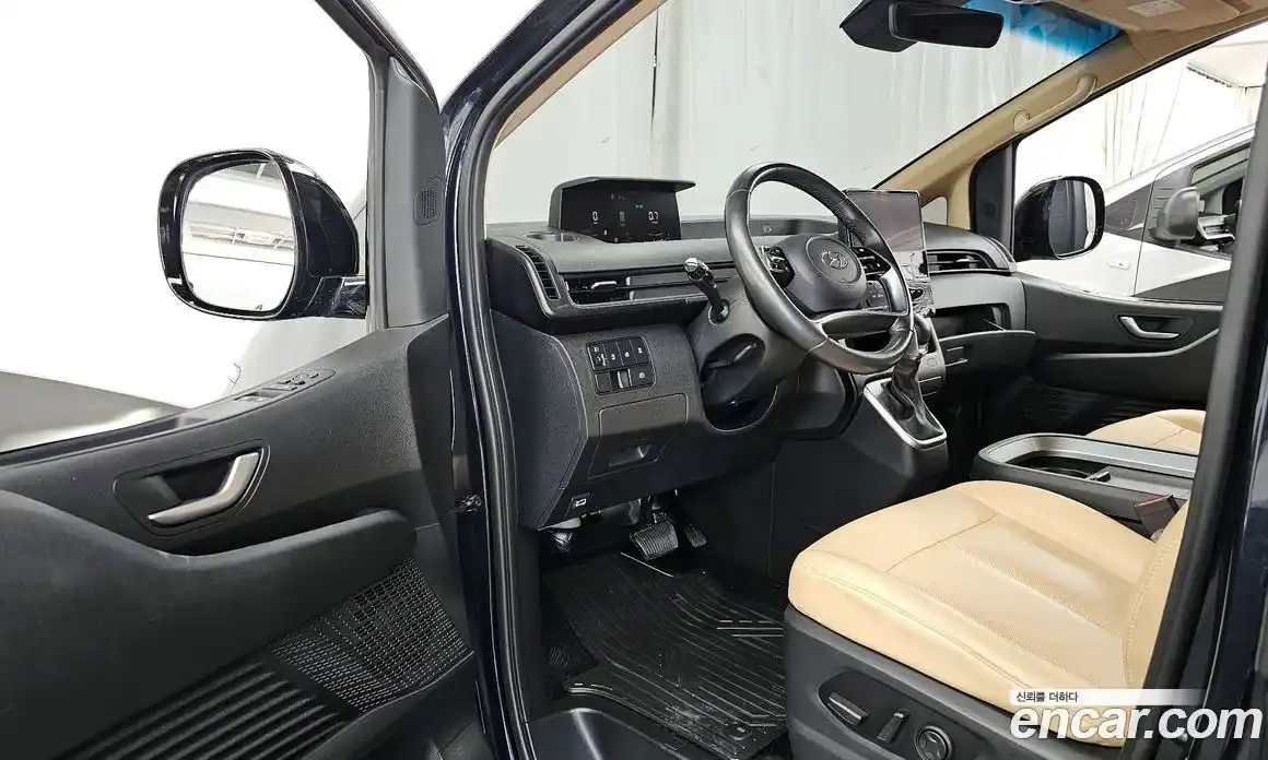 Hyundai Staria 2022 2.2 гидро, фото 13