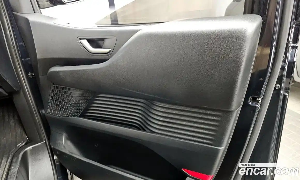 Hyundai Staria 2022 2.2 гидро, фото 15