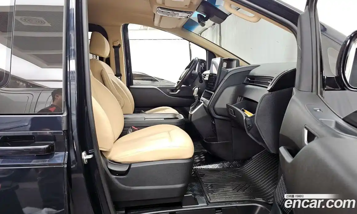 Hyundai Staria 2022 2.2 гидро, фото 17