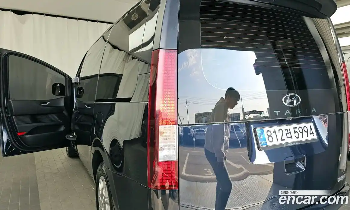 Hyundai Staria 2022 2.2 гидро, фото 9