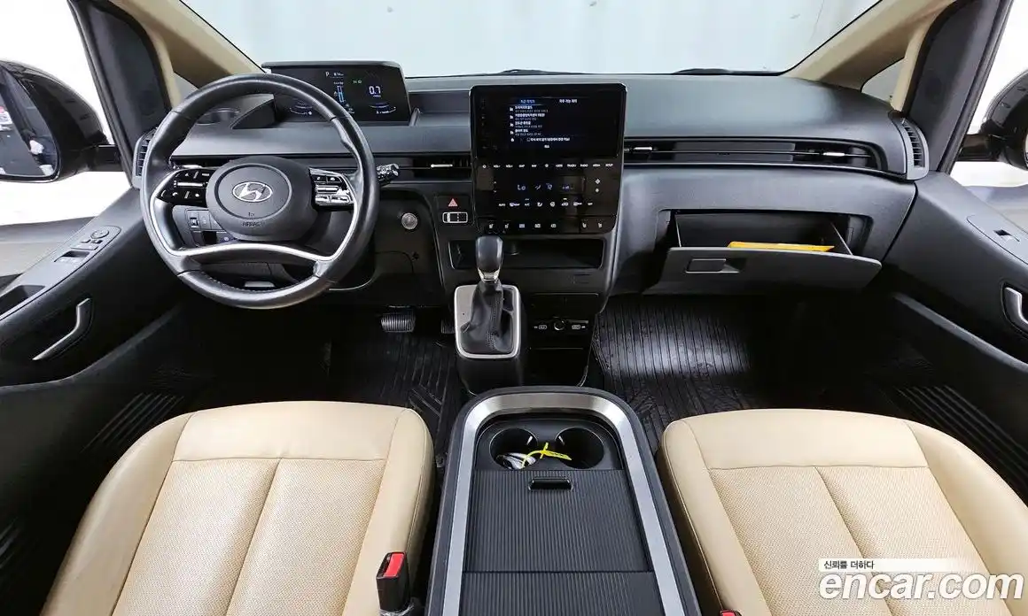 Hyundai Staria 2022 2.2 гидро, фото 10