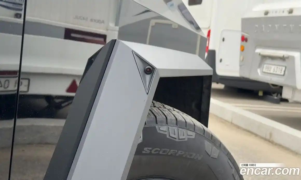 Tesla Cybertruck 2024 0.1 гидро, фото 12