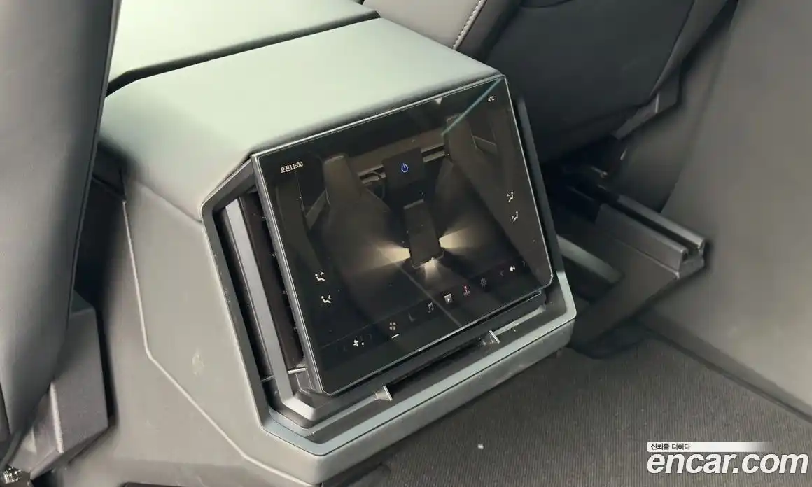 Tesla Cybertruck 2024 0.1 гидро, фото 16