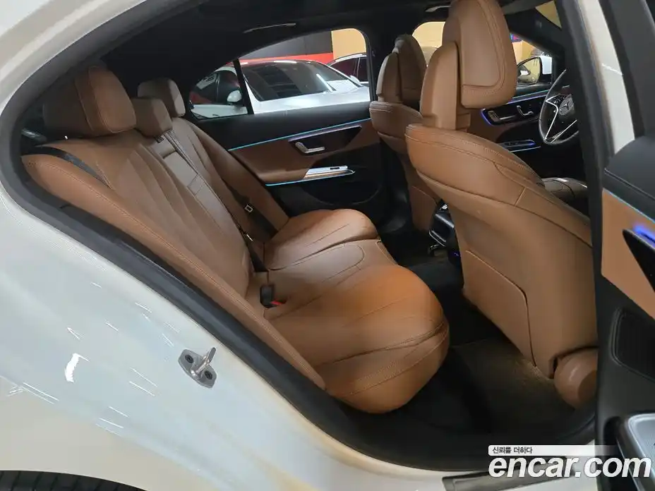 Mercedes-Benz E-Class 2025 2.0 гидро, фото 14
