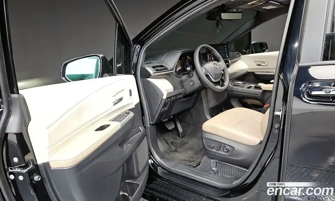 Toyota Sienna 2023 2.5 гидро, фото 13
