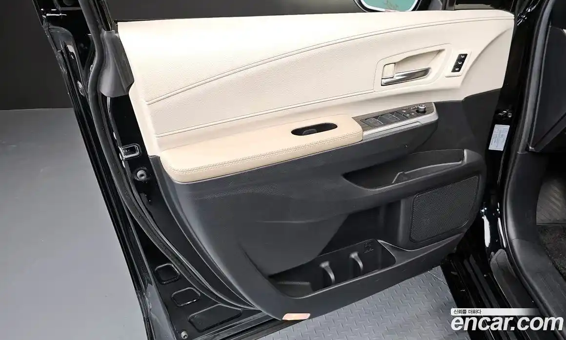 Toyota Sienna 2023 2.5 гидро, фото 14