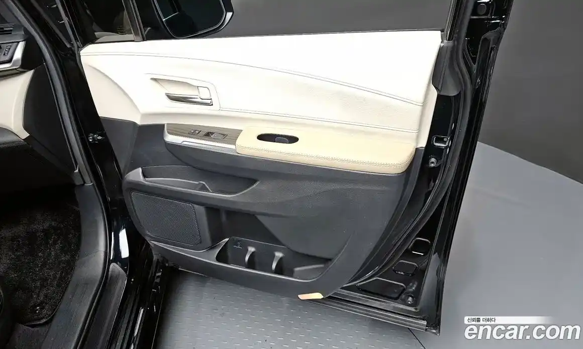 Toyota Sienna 2023 2.5 гидро, фото 15