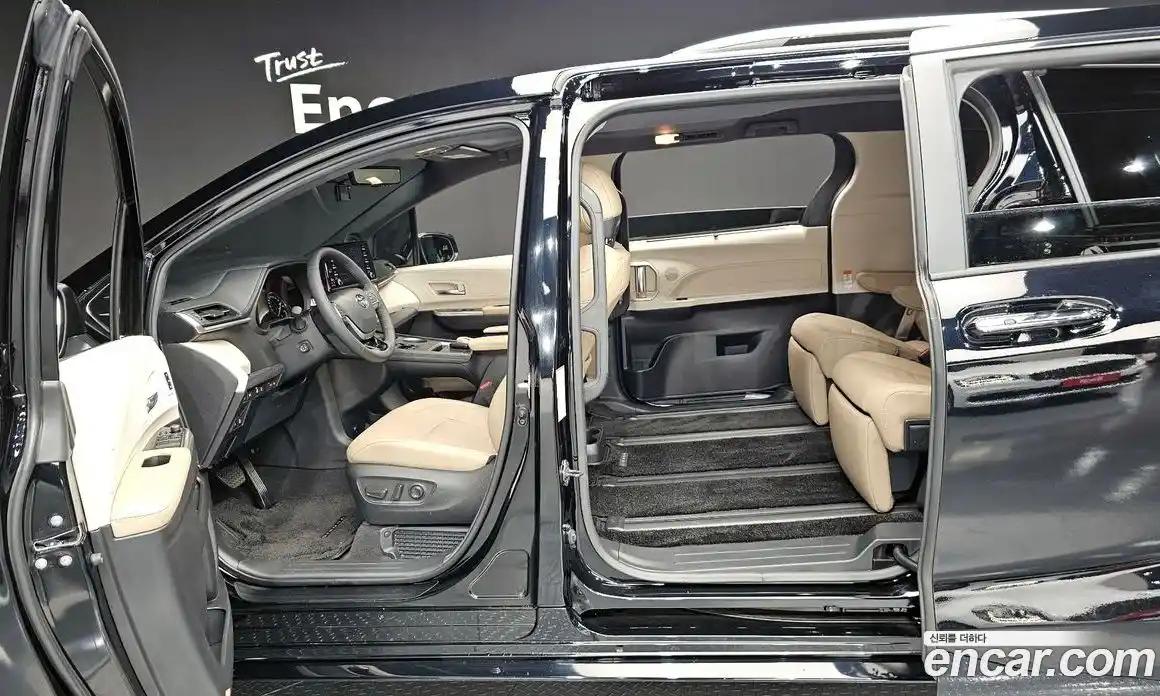 Toyota Sienna 2023 2.5 гидро, фото 17