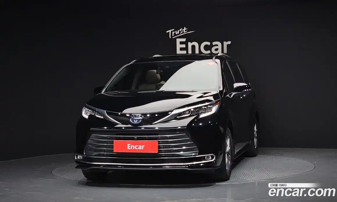 Toyota Sienna 2023 2.5 гидро, фото 3