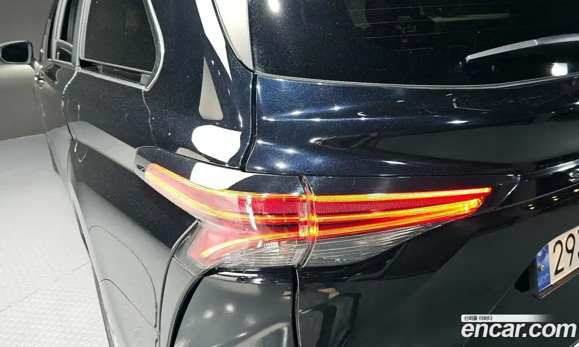 Toyota Sienna 2023 2.5 гидро, фото 9
