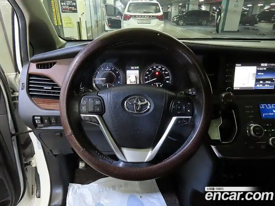 Toyota Sienna 2018 3.5 гидро, фото 8