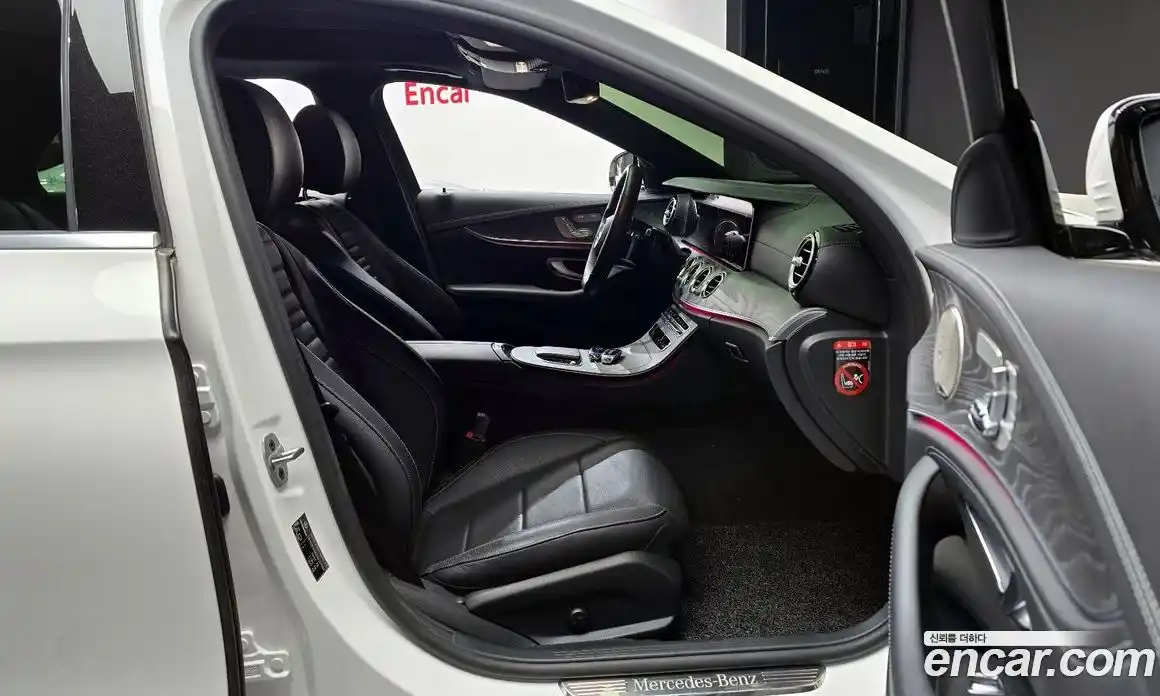 Mercedes-Benz E-Class 2022 2.0 гидро, фото 11