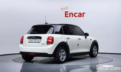 Mini Cooper 2018 1.5 автомат (гидро), миниатюра 2