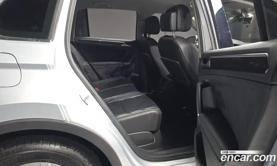 Volkswagen Tiguan 2018 2.0 автомат (гидро), фото 12