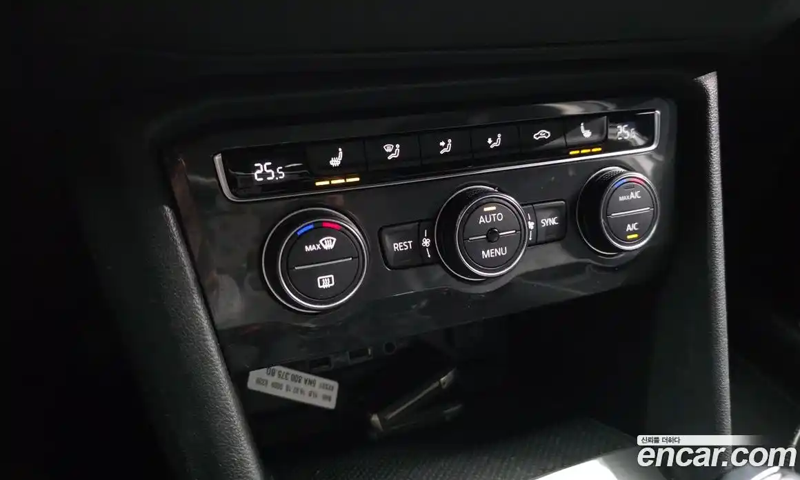 Volkswagen Tiguan 2018 2.0 автомат (гидро), фото 17