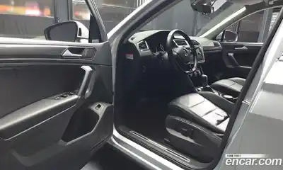 Volkswagen Tiguan 2018 2.0 автомат (гидро), миниатюра 10